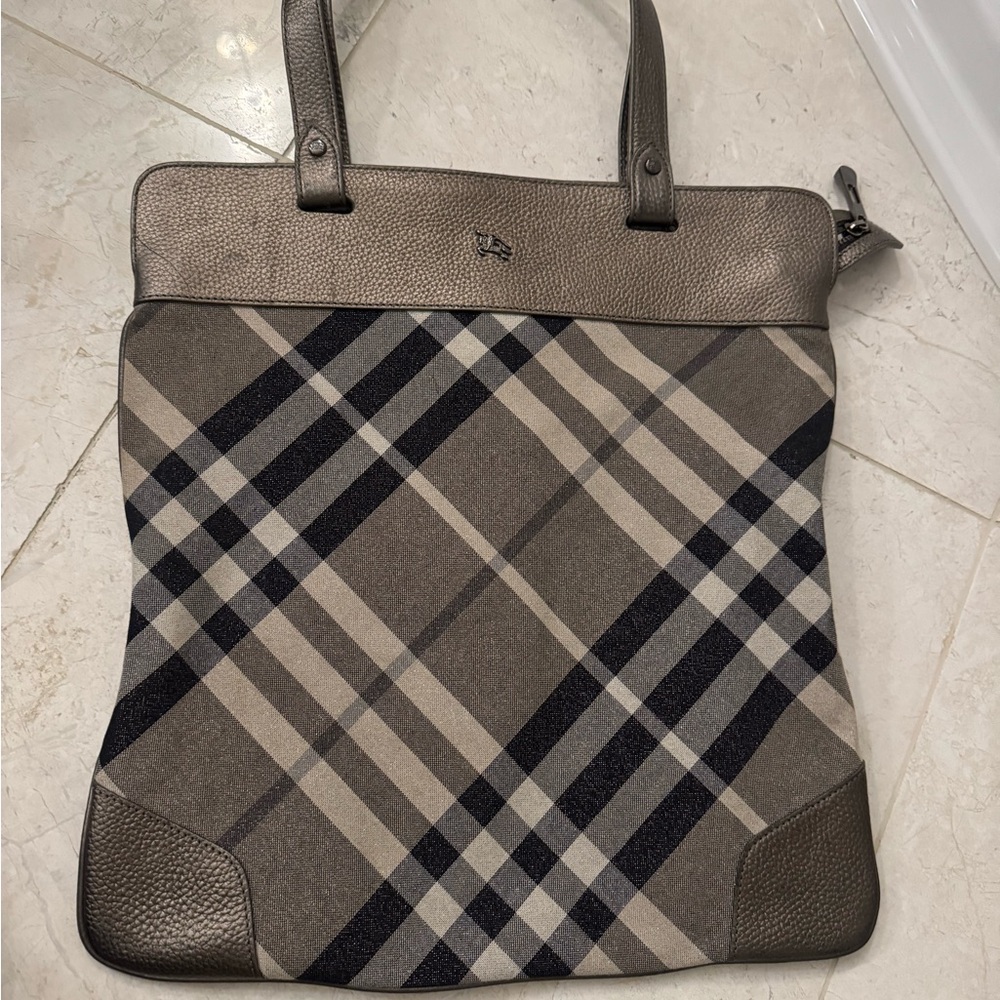 Burberry Gray and Black Shoulder Bag with Iconic Style